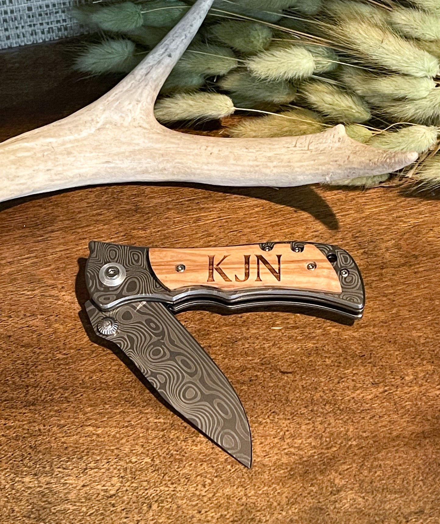 Personalized Damascus blade and mango wood pocket knife