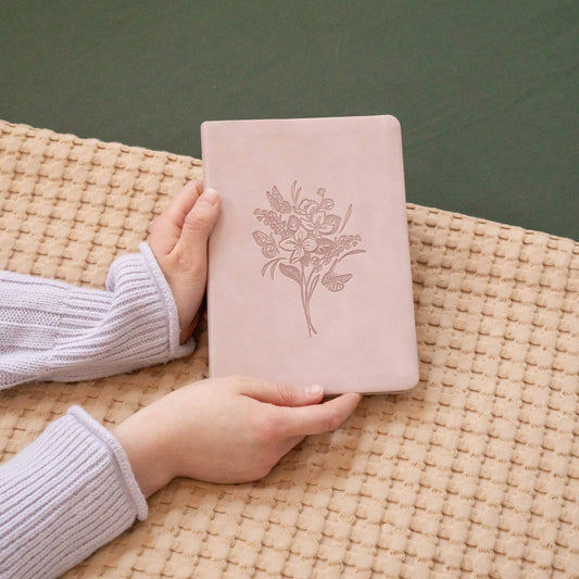 Notebook: Shiloh Theme