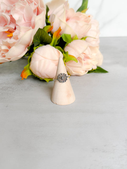 Vintage Style Flower Ring