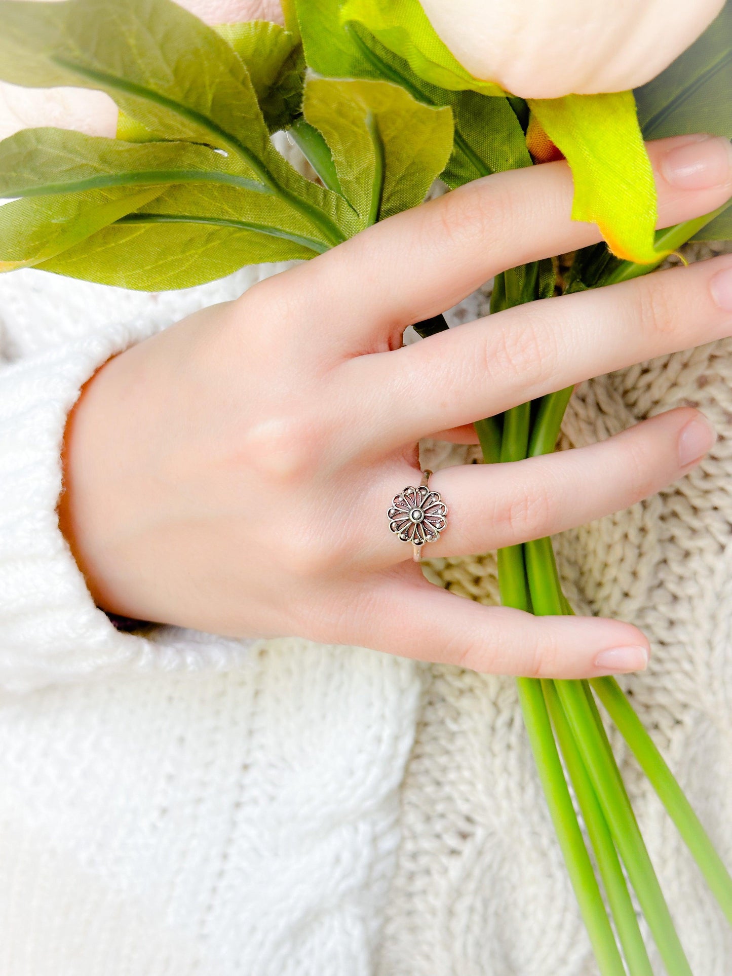 Vintage Style Flower Ring