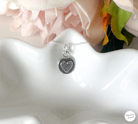 Sterling silver dainty heart circle necklace