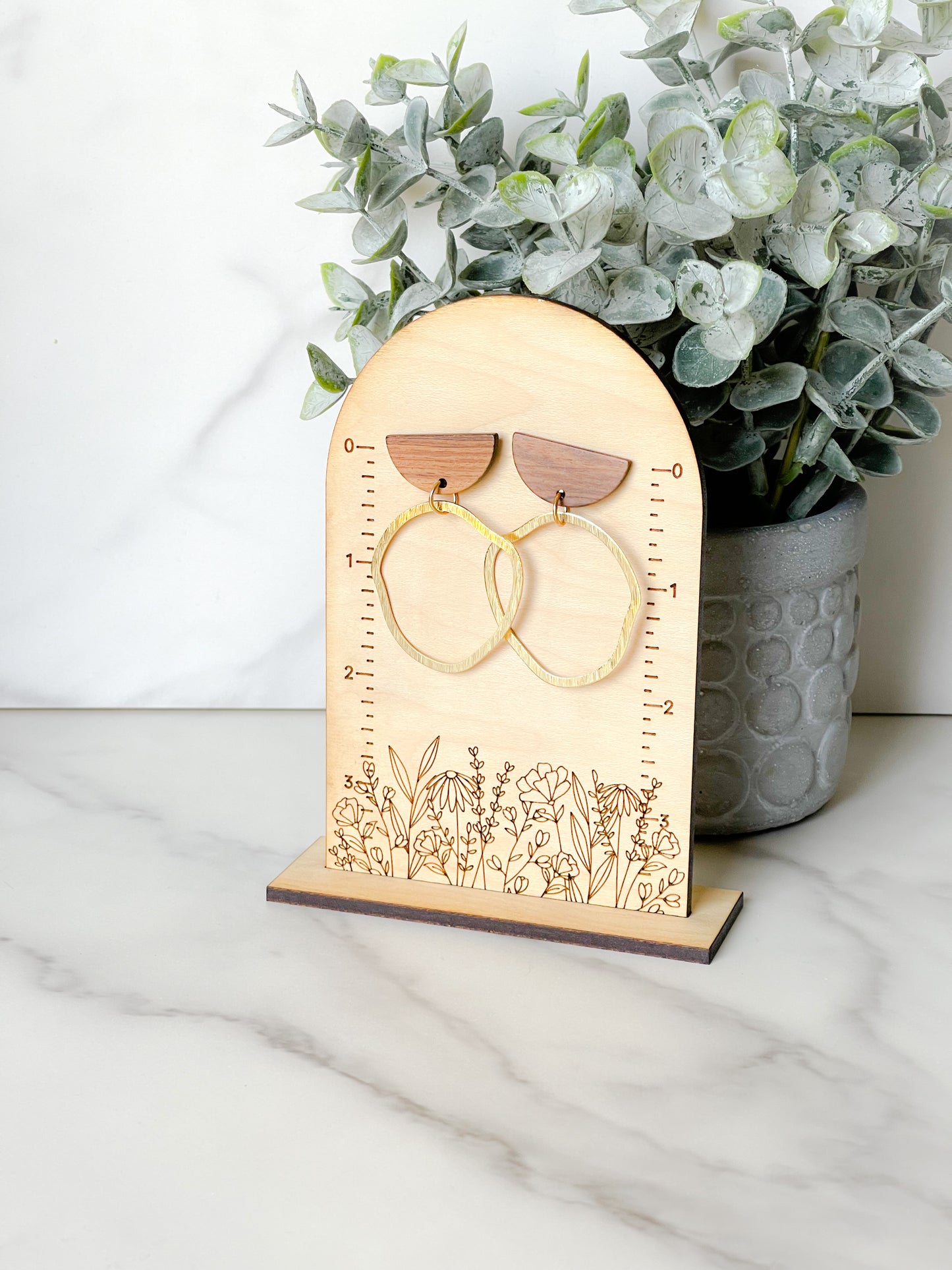 Wood and gold metal geometric earrings