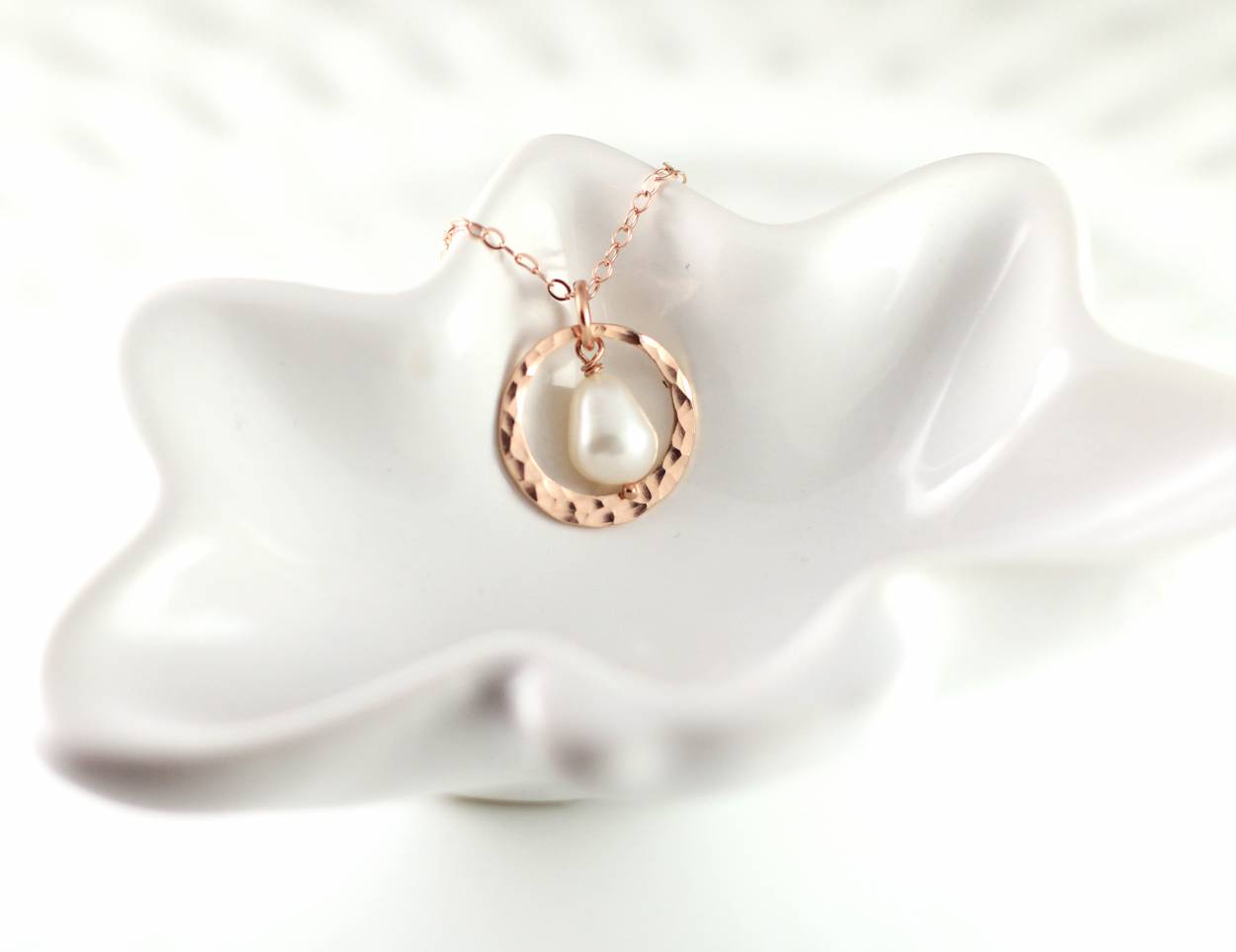 Rose Gold Loop with Pearl Necklace
